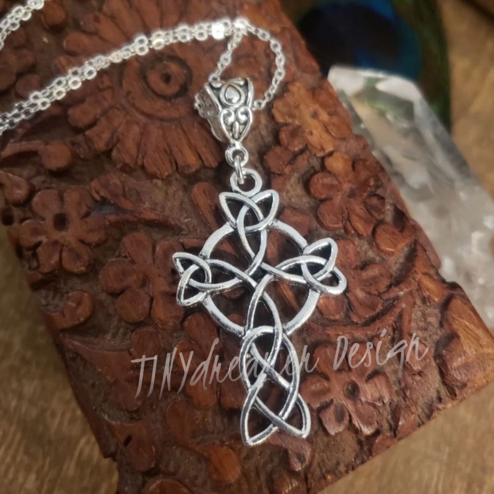 Celtic Cross Pendant 925 Silver Necklace Celtic Knot Circle Loop Eternity Symbol - Picture 4 of 11